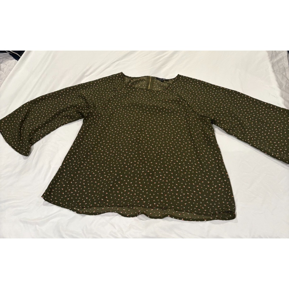USED PAPERMOON‎ SIZE LARGE BLOUSE - HIGH-LOW HEM, GREEN WITH STAR PRINT